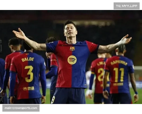 莱万多夫斯基收获新诺坎普首球 拉开巴萨大胜序幕 莱万多夫斯基收获新诺坎普首球 拉开巴萨大胜序幕